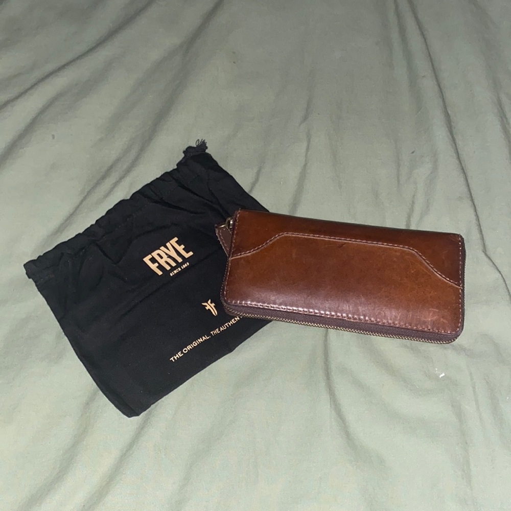 The Frye Company. Dark Brown. Melissa Zip Wallet.